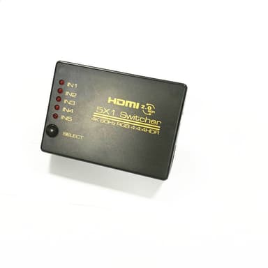 HDMI-kytkin 5x1 - 4K / 3D kaukosäätimellä