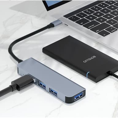 USB-keskitin, jossa 1 USB3.0-portti ja 3 USB2.0-porttia