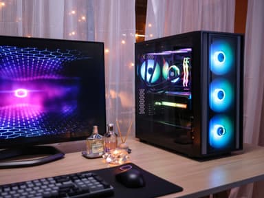 Cooler Master MasterBox 600 tietokonekotelo