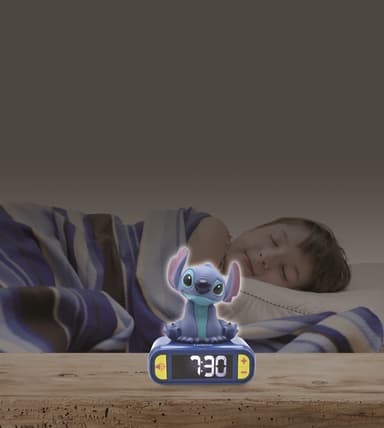 Disney Stitch Herätyskello yövalolla ja äänellä.