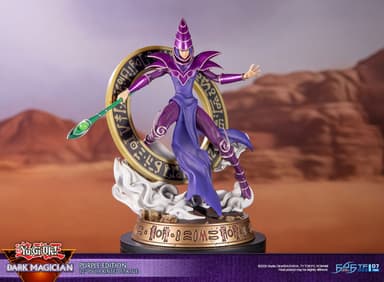 First 4 Figures Yu-Gi-Oh figuuri (Dark Magician)