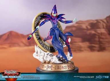 First 4 Figures Yu-Gi-Oh figuuri (Dark Magician)
