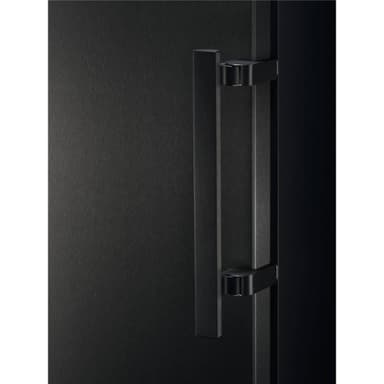 Electrolux Kaappipakastin LUS7MD28B