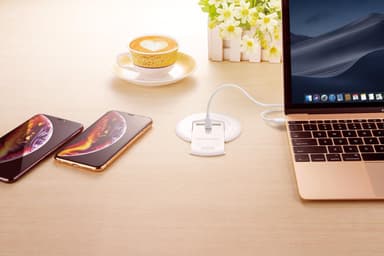 NÖRDIC sisäänrakennettu latausasema 1x USB C 87 W, Power Delivery 3.0, 2x USB A QuckCharger QC4 18 W, yhteensä 96 W