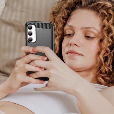 SKALO Samsung A35 5G Armor Carbon Iskunkestävä TPU suojakuori - Musta