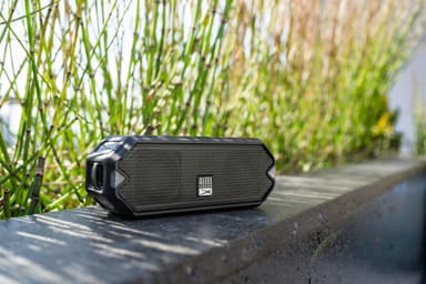 Altec Lansing HydraJolt kannettava kaiutin (musta)