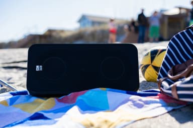 Altec Lansing ShockWave200 kannettava kaiutin (musta)