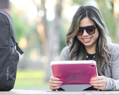 Targus Pro-Tek iPad 10,9” kirkas folio suojakotelo