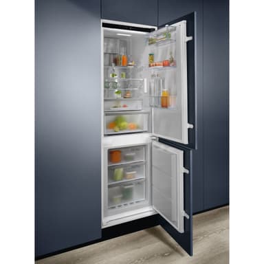 Electrolux Jääkaappi-pakastin yhdistelmä ENC8MD18S