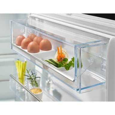 Electrolux Jääkaappi-pakastin yhdistelmä ENC8MD18S