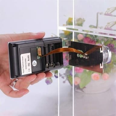 Ovikamera, jossa on 3,5 tuuman näyttö ja 1 megapikselin HD-kamera