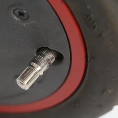 Puhallettava ilmasuuttimen venttiilin jatkosovitin Skootterin etupyörä Hopea 39 mm