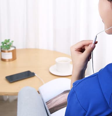 USB-C - 3,5 mm audiosovitin kuulokkeille Musta