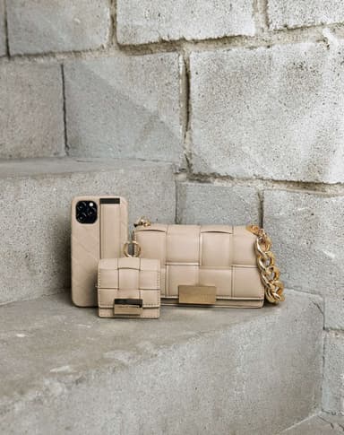 Statement Case iPhone 11/XR Braided Light Camel