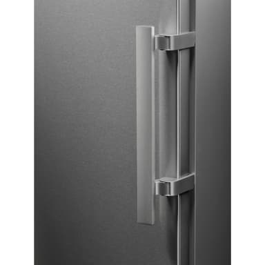 Electrolux Kaappipakastin LUS7MD28X