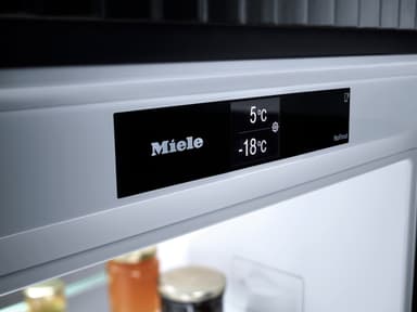 Miele jääkaappipakastin KFN7733F integroitava