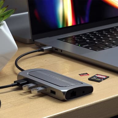 Satechi USB4 Multiport USB hubi