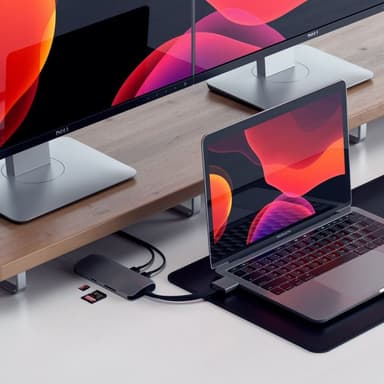 Satechi USB-C Dual Multimedia USB hubi