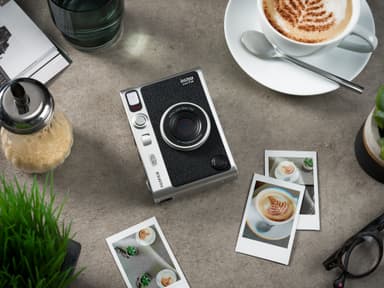 Fujifilm Instax Mini Evo kamera (musta)