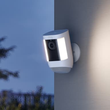Ring Spotlight Cam Pro valvontakamera (valkoinen/akkukäyttöinen)