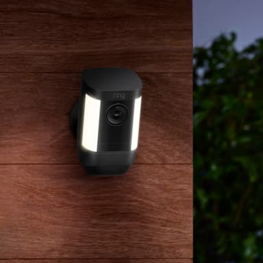 Ring Spotlight Cam Pro valvontakamera (musta/akkukäyttöinen)