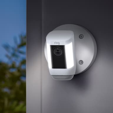 Ring Spotlight Cam Pro valvontakamera (valkoinen/akkukäyttöinen)