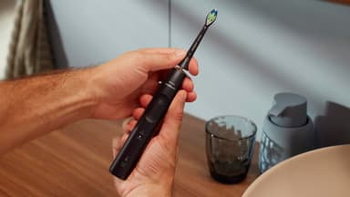 Philips Sonicare Series 5500 sähköhammasharja HX7111/01 (musta)