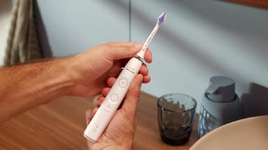 Philips Sonicare Series 6100 sähköhammasharja HX7400/01 (valkoinen)
