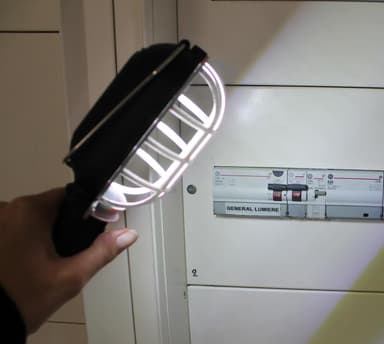 Genius Ideas GI-084440 Erittäin kirkas LED-taskulamppu