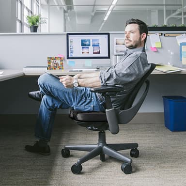 Kannettava ortopedinen Memory Foam -istuintyyny (musta)