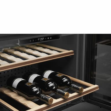 Smeg Drinks chiller CVI121B3