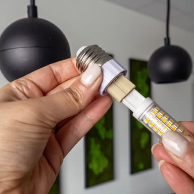 Lamppuadapteri 4x-sarjan alustamiseen (E14 - GU10)