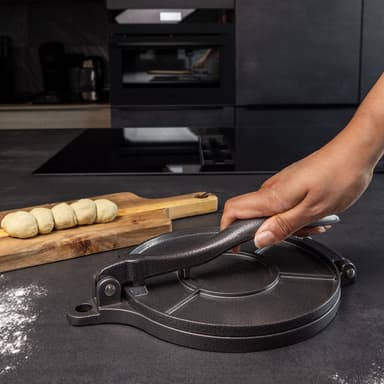 Tortilla Press Empanada valmistettu raudasta (musta)