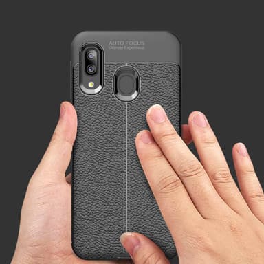 Samsung Galaxy A10e / A20e Suojakuori Cover (Musta)