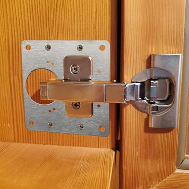 Korjauslevy saranoituihin huonekaluihin 9x9 cm ruostumaton teräs 2-pakkaus