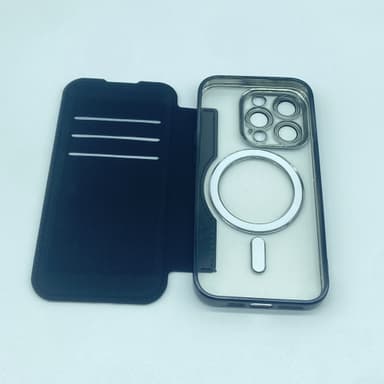 Langaton magneettinen matkapuhelimen nahkakotelo. Musta iPhone 15 Pro Max