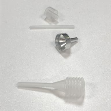 Uudelleen täytettävä hajustesuihkepullo 8 ml Musta