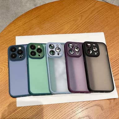 Suojaava puhelinkotelo lasilinssikalvolla Yhteensopiva iPhone 14 -sarjan kanssa Musta iPhone 14 Plus