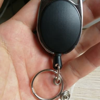 Sisäänvedettävä avaimenperä ID-merkkipidike 2 kpl