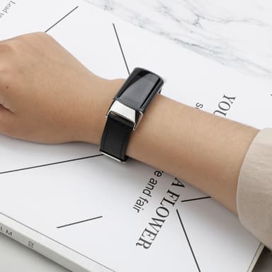 Fitbit Charge 5 ranneke, nahkainen musta
