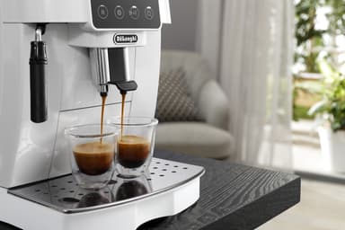 DeLonghi Magnifica Start ECAM220.20.W kahviautomaatti, valkoinen
