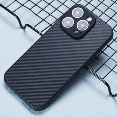 SKALO iPhone 16 Pro Max Carbon Fiber TPU-suojakuori - Musta
