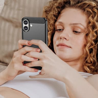 SKALO iPhone 16 Plus Armor Carbon Iskunkestävä TPU suojakuori - Musta