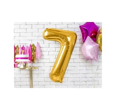 Numero ""7"" kultaa