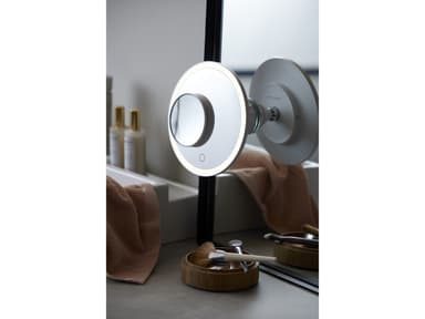 Makeup Mirror w. light White