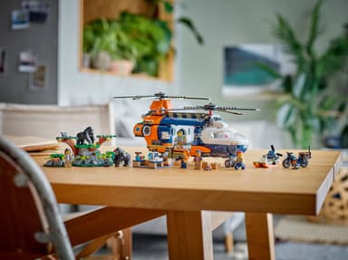 LEGO City Viidakkotutkijan helikopteri leirissä 60437