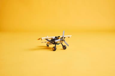LEGO Technic Syrjäseudun pienkone 42198