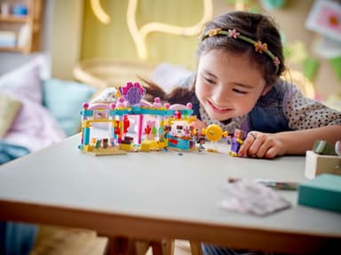LEGO Friends Heartlake Cityn karkkikauppa 42649