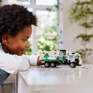 LEGO Technic Mack LR Electric Jäteauto 42167