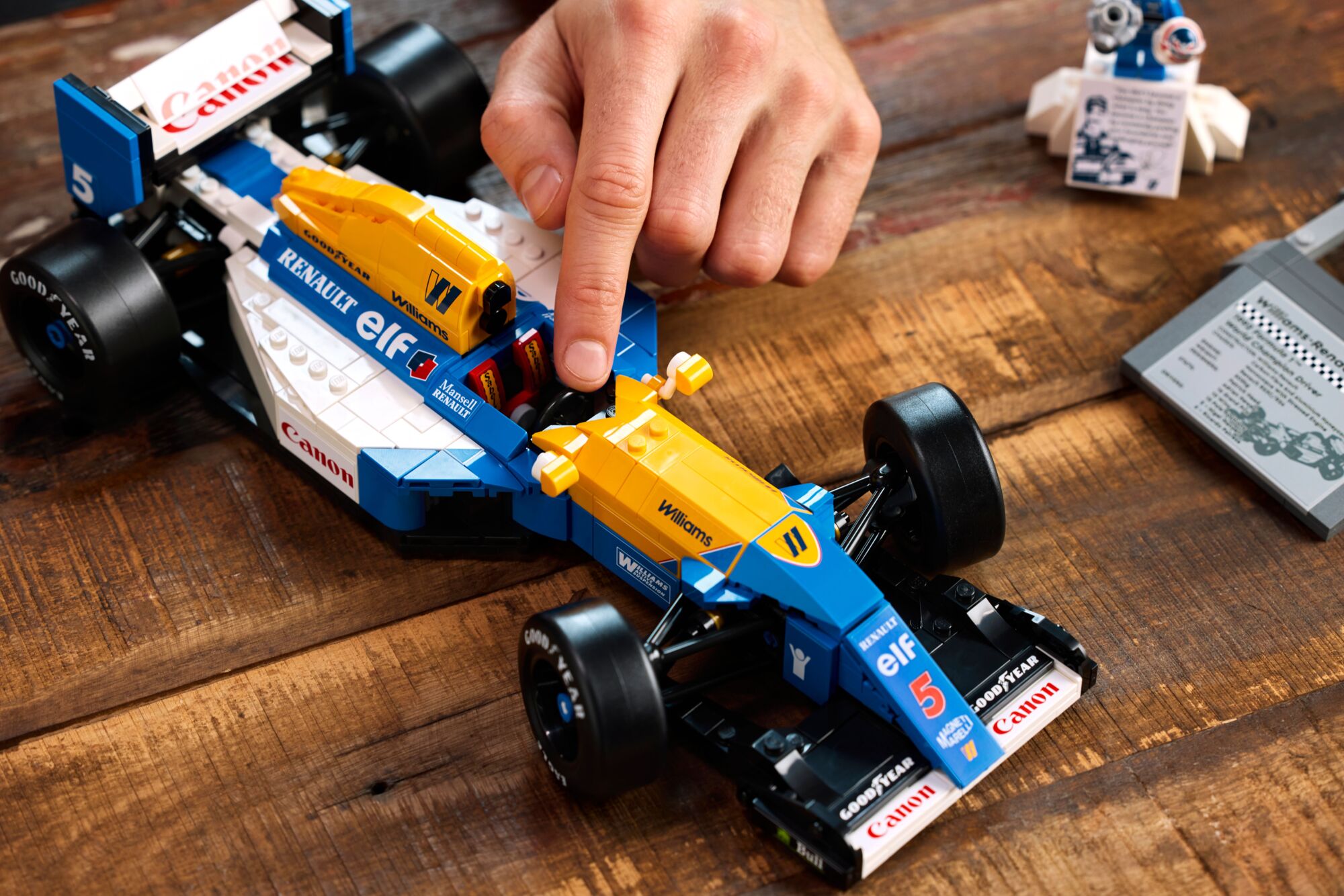 LEGO Icons Williams Racing FW14B ja Nigel Mansell 10353